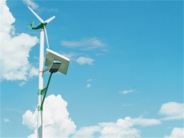 黄仁勋退出中国市场引发关注，特朗普放行H200背后的国产英伟达争夺战激烈展开